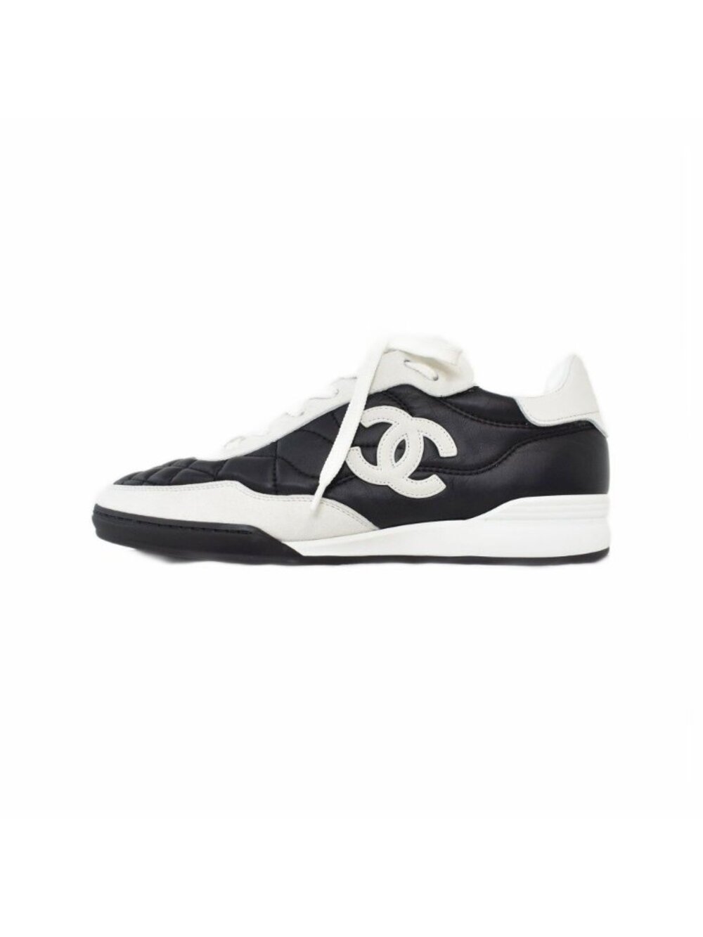 Chanel Quilted CC Logo Low-Cut Sneakers Black